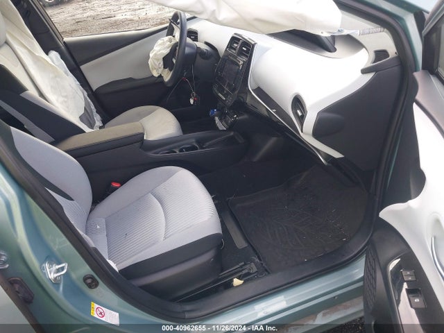 Toyota Prius Two 2017 JTDKBRFUXH3024530 Image 5