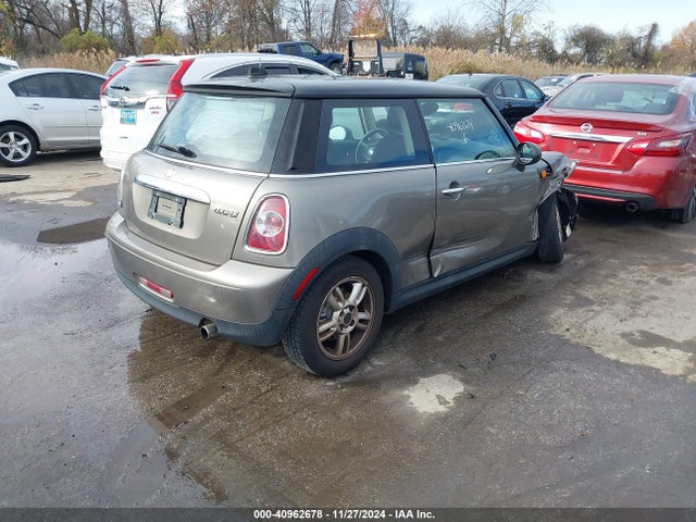 2012 MINI COOPER WMWSU3C54CT256843 Photo 3