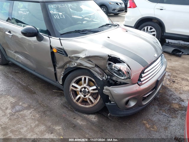 2012 MINI COOPER WMWSU3C54CT256843 Photo 5