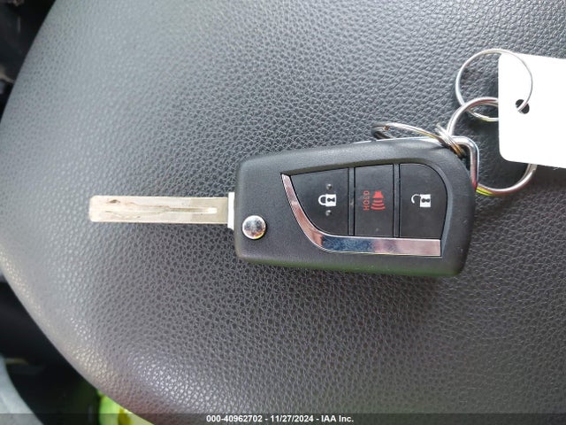 Toyota RAV4 LE 2019 JTMF1RFV0KD500699 Image 11