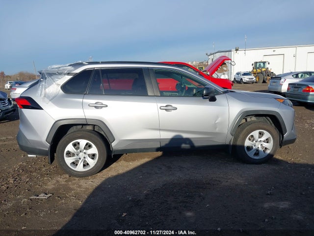 Toyota RAV4 LE 2019 JTMF1RFV0KD500699 Image 14