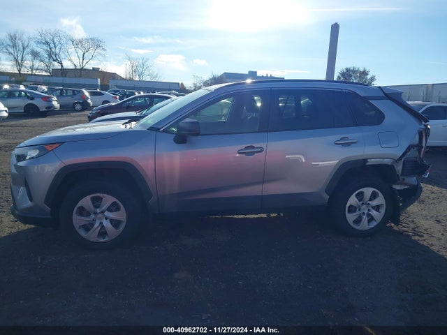 Toyota RAV4 LE 2019 JTMF1RFV0KD500699 Image 15