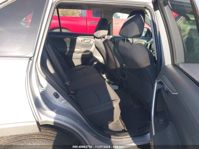Toyota RAV4 LE 2019 JTMF1RFV0KD500699 Image 8