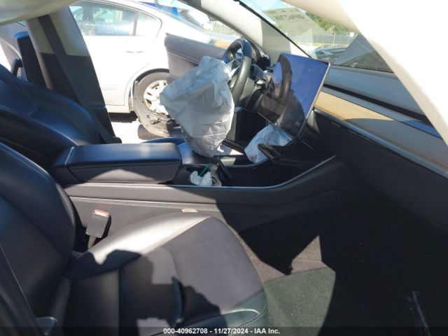 5YJ3E1EA6LF660877 Tesla MODEL 3