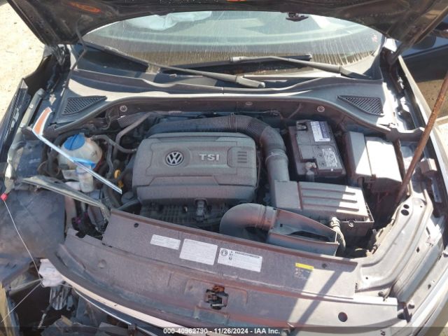 1VWGT7A39HC076718 Volkswagen Passat 1.8t Se