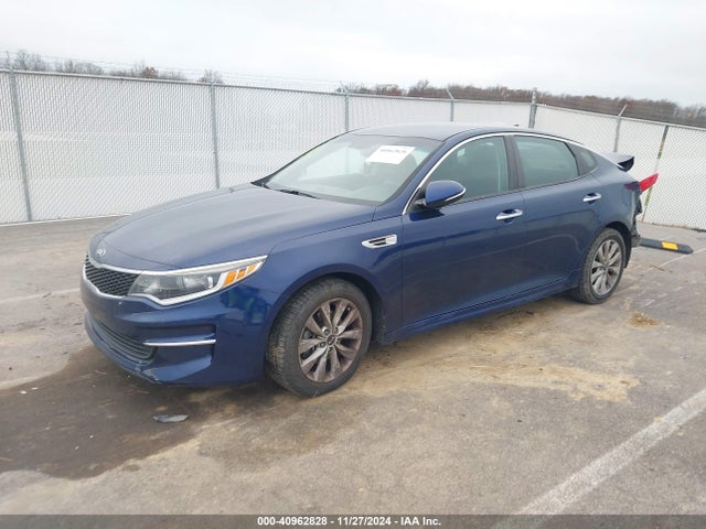 KIA Optima Lx 2017 5XXGT4L37HG172474 Image 2