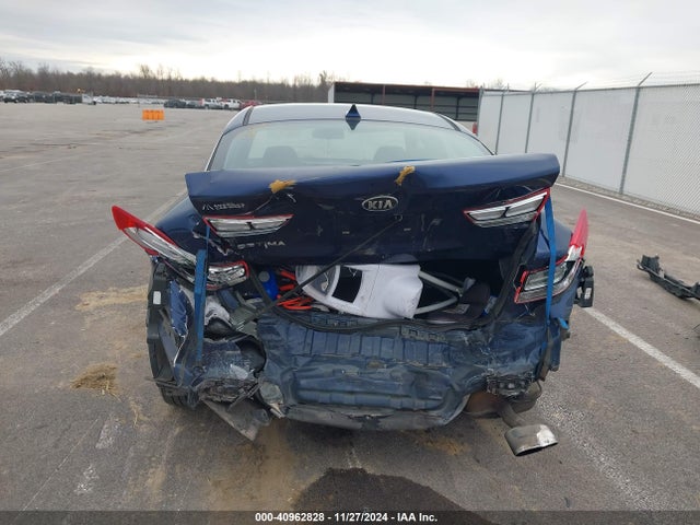 KIA Optima Lx 2017 5XXGT4L37HG172474 Image 6