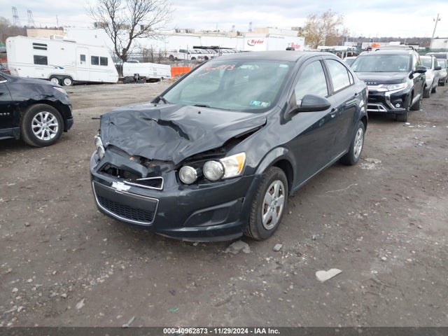 Chevrolet Sonic Ls Manual 2014 1G1JB5SG6E4184312 Image 2