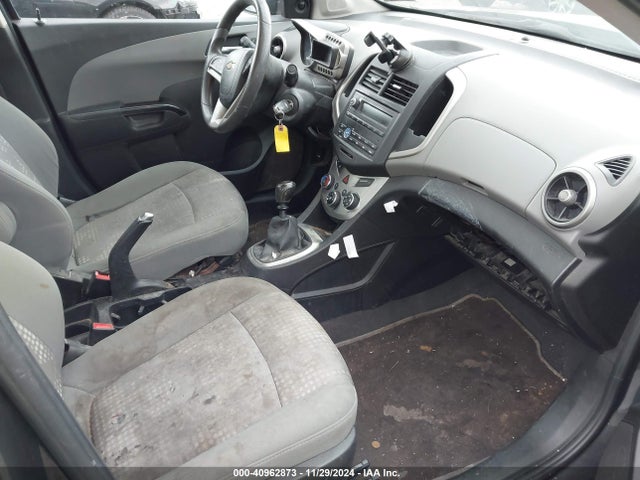 Chevrolet Sonic Ls Manual 2014 1G1JB5SG6E4184312 Image 5