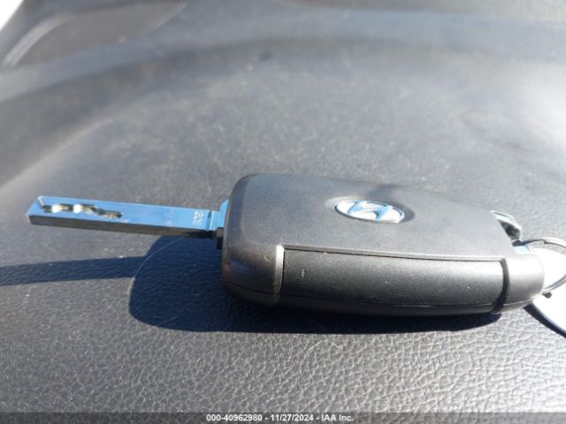 KMHH35LE2JU011991 Hyundai ELANTRA GT