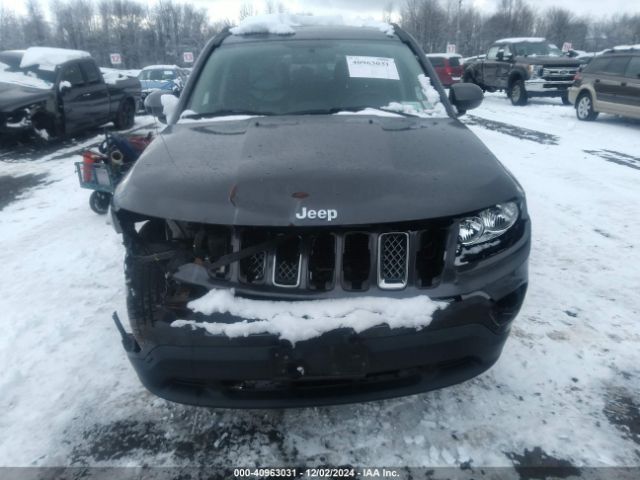 1C4NJDEB2GD657499 Jeep Compass Latitude