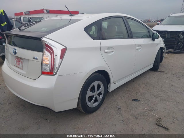 Toyota Prius Four 2015 JTDKN3DU1F0442884 Image 4