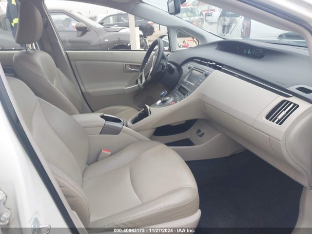 Toyota Prius Four 2015 JTDKN3DU1F0442884 Image 5
