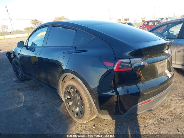 2021 TESLA MODEL Y 5YJYGDEE8MF138774 Photo 2