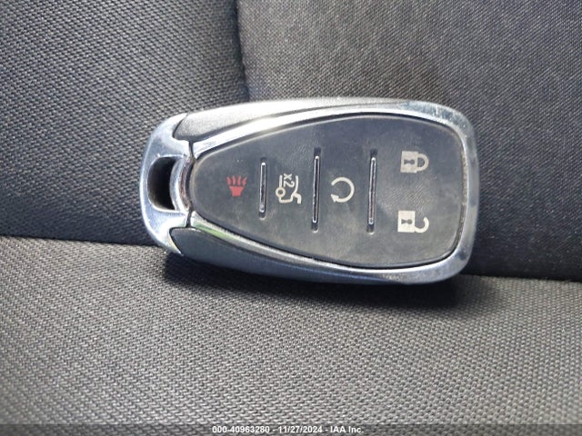 1G1ZD5STXJF172673 Chevrolet MALIBU LT