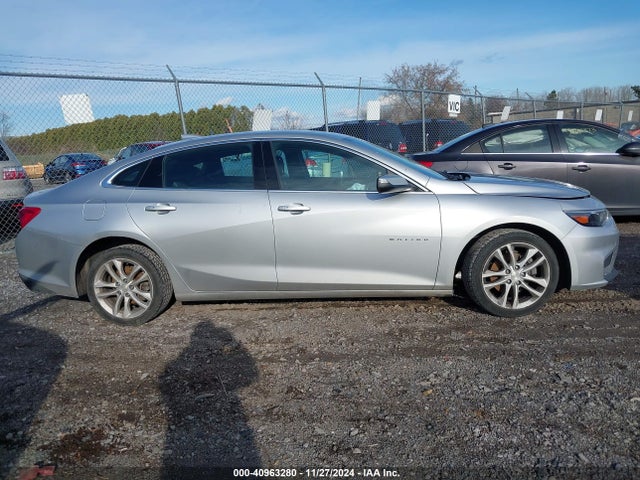 1G1ZD5STXJF172673 Chevrolet MALIBU LT