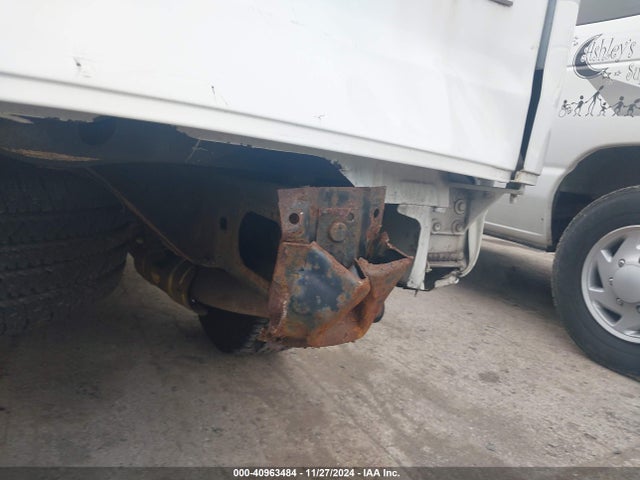 GMC Savana 3500 Work Van 2017 1GTZ7GFF7H1103526 Image 19