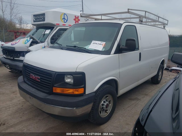 GMC Savana 3500 Work Van 2017 1GTZ7GFF7H1103526 Image 2