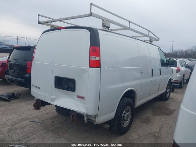 GMC Savana 3500 Work Van 2017 1GTZ7GFF7H1103526 Image 4
