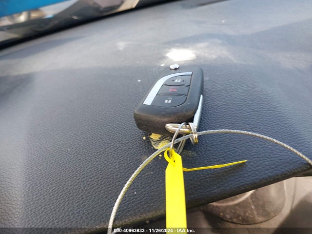 Toyota RAV4 LE 2019 JTMH1RFVXKJ012838 Image 11