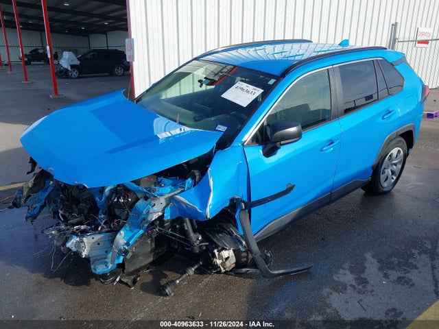 Toyota RAV4 LE 2019 JTMH1RFVXKJ012838 Image 2