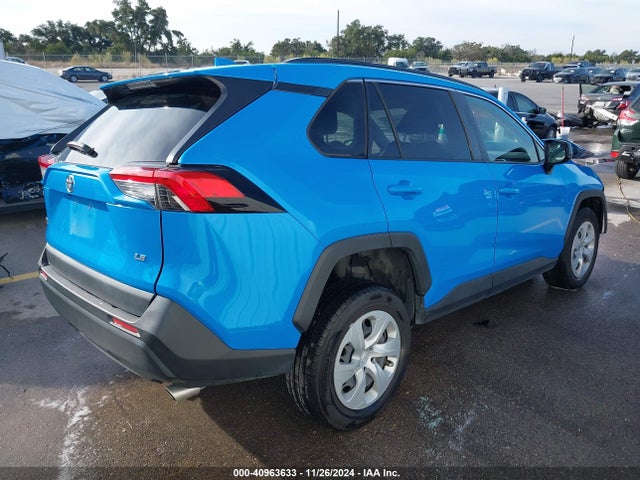 Toyota RAV4 LE 2019 JTMH1RFVXKJ012838 Image 4