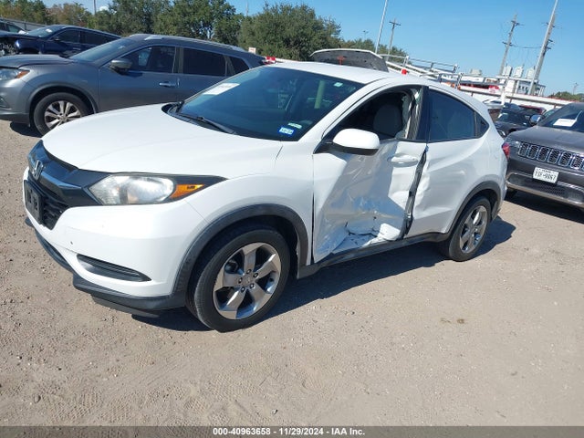 Honda HR-V LX 2018 3CZRU5H34JM705030 Image 2