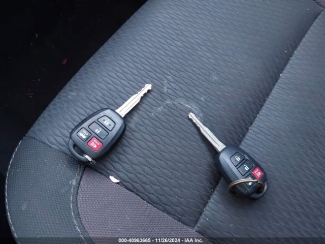 2T1BURHE8JC077319 Toyota COROLLA LE