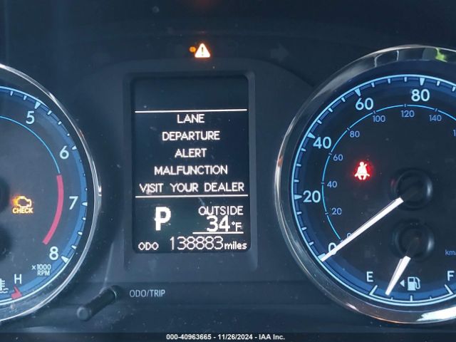 2T1BURHE8JC077319 Toyota COROLLA LE