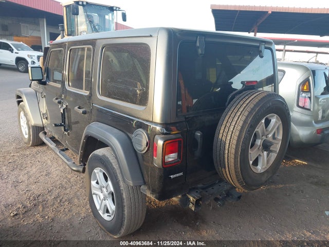 1C4HJXDG2NW162233 Jeep Wrangler Unlimited Sport S 4x4