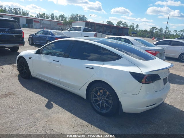 2021 TESLA MODEL 3 5YJ3E1EB1MF978982 Photo 2