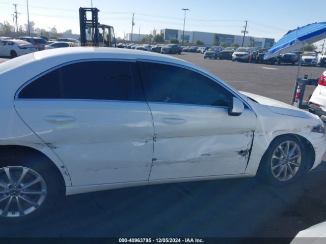 W1K3G4EB6MJ313814 Mercedes-Benz A 220
