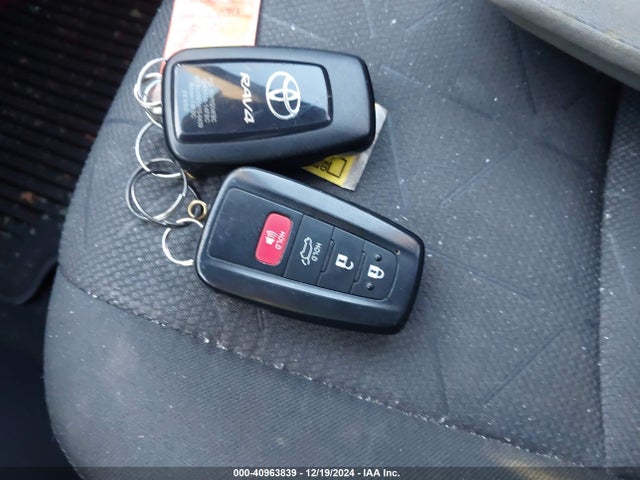 JTMP1RFV2KD039932 Toyota Rav4 Xle