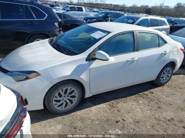 Toyota COROLLA LE 2017 2T1BURHE2HC814329 Image 2