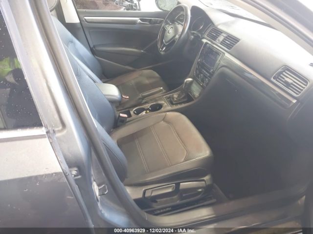 1VWBT7A38HC026189 Volkswagen Passat 1.8t Se