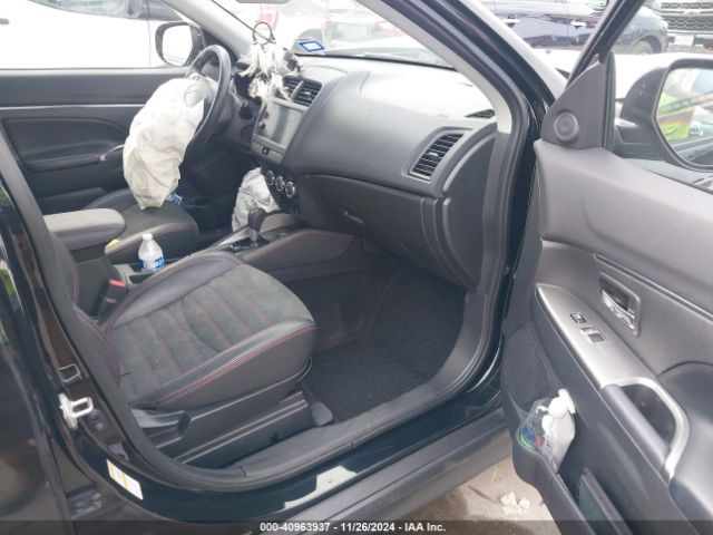 JA4AR3AW3JU017801 Mitsubishi Outlander Sport 2.4 Se