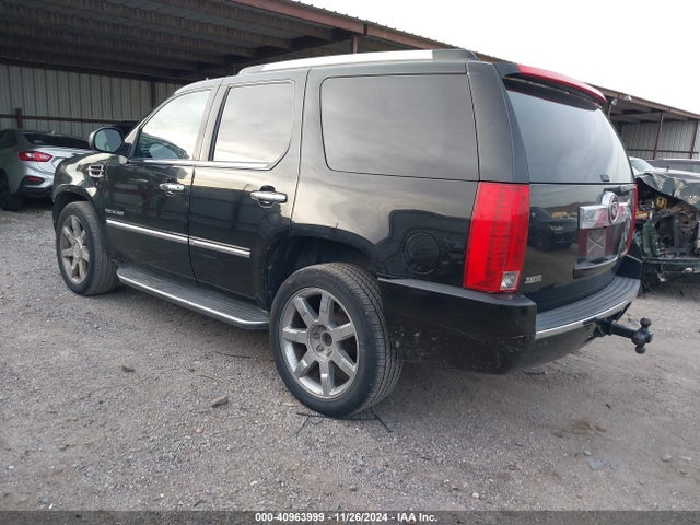 2010 CADILLAC ESCALADE 1GYUKAEF3AR214762 Photo 2