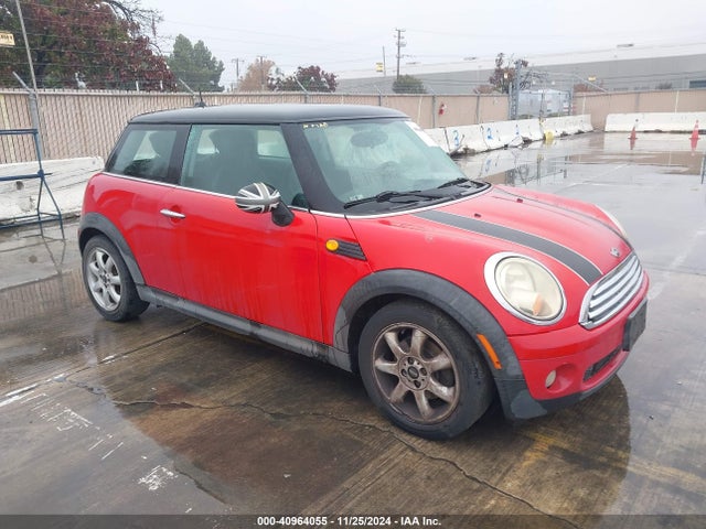 2009 MINI COOPER WMWMF33539TU73442 Photo 0