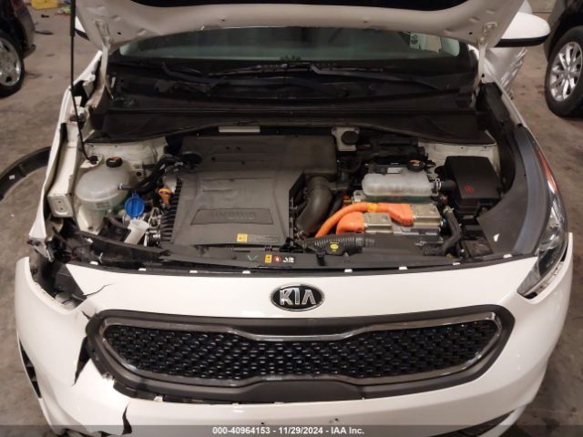 KNDCB3LC8J5211594 KIA NIRO LX