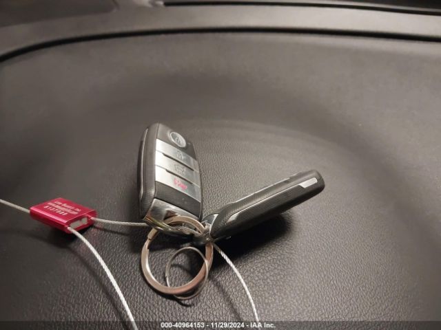 KNDCB3LC8J5211594 KIA NIRO LX