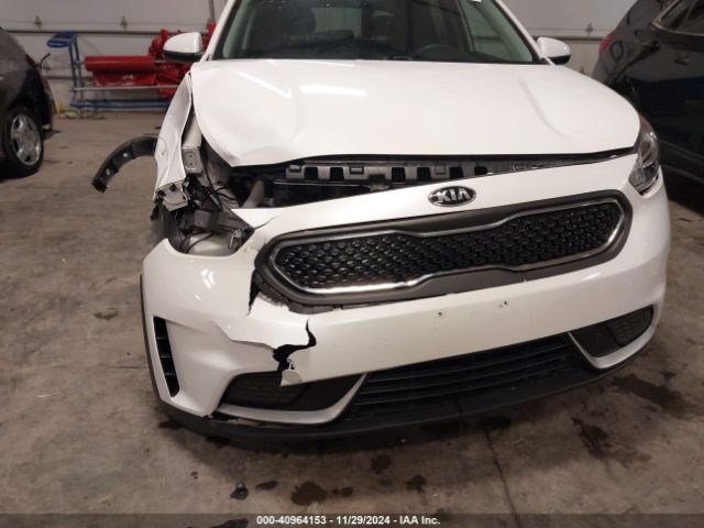 KNDCB3LC8J5211594 KIA NIRO LX