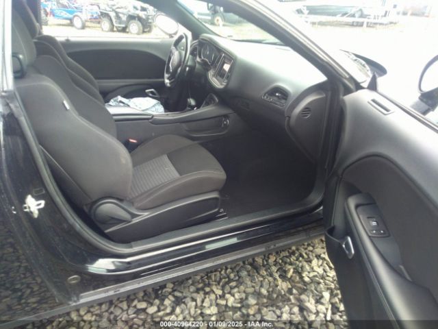 2C3CDZKG3NH227352 Dodge Challenger Gt Awd