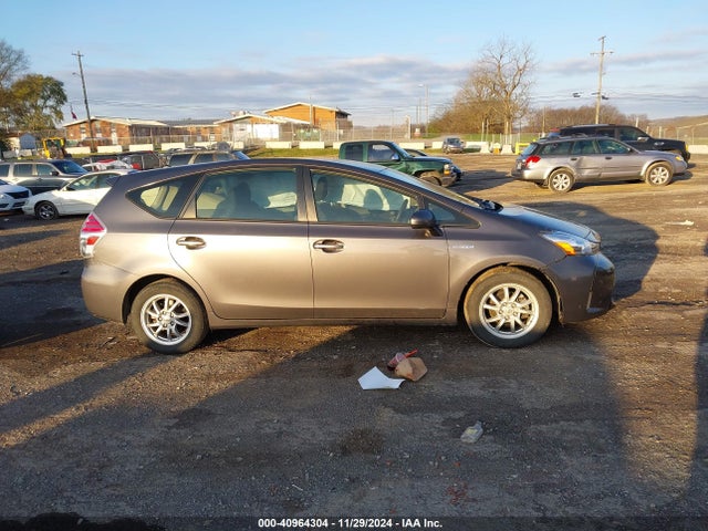 Toyota Prius V Two 2016 JTDZN3EU0GJ047846 Image 13