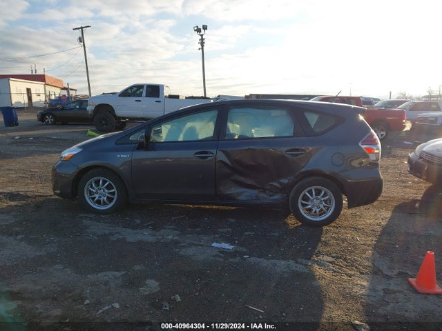 Toyota Prius V Two 2016 JTDZN3EU0GJ047846 Image 14