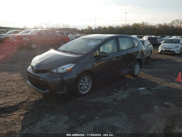 Toyota Prius V Two 2016 JTDZN3EU0GJ047846 Image 2