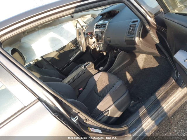 Toyota Prius V Two 2016 JTDZN3EU0GJ047846 Image 5
