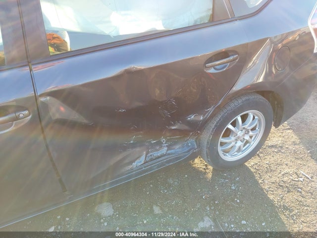 Toyota Prius V Two 2016 JTDZN3EU0GJ047846 Image 6