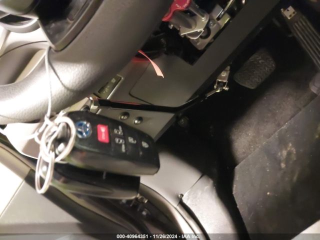 5TDKSKFC3PS081986 Toyota SIENNA LE