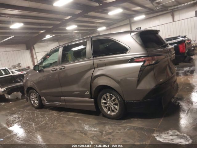 5TDKSKFC3PS081986 Toyota SIENNA LE