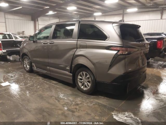 5TDKSKFC3PS081986 Toyota SIENNA LE
